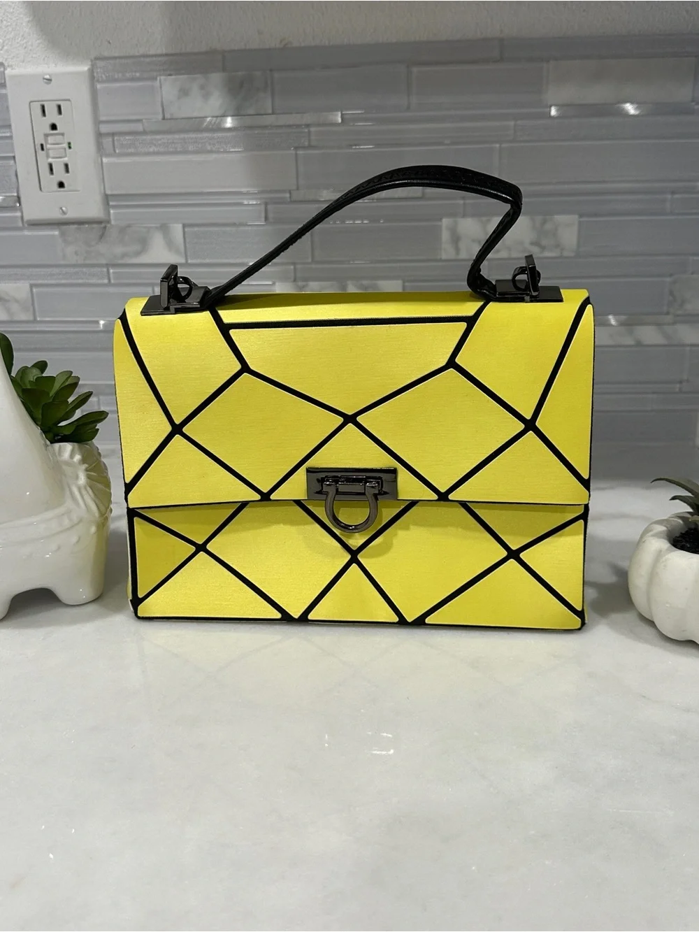 Patrizia Luca Canary Yellow Geo Lock Front Tote – Chain Strap Included - Picture 3 of 10